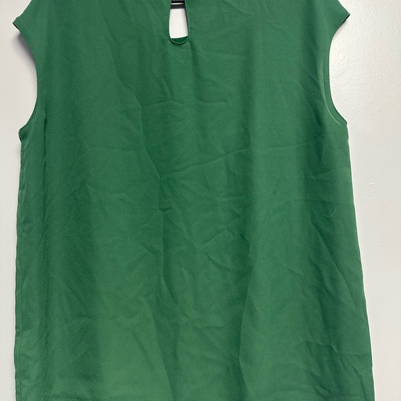 **3 for $15**Simons Green Cap Sleeve Boxy Blouse - Picture 3 of 3